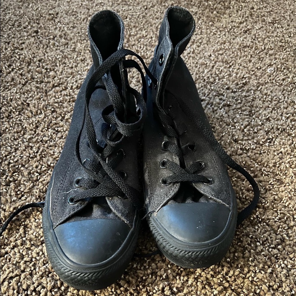 black converse